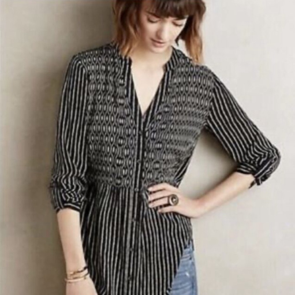 Maeve Anthropology Boho Tunic button up Rayon Top Size 8 medium black and white